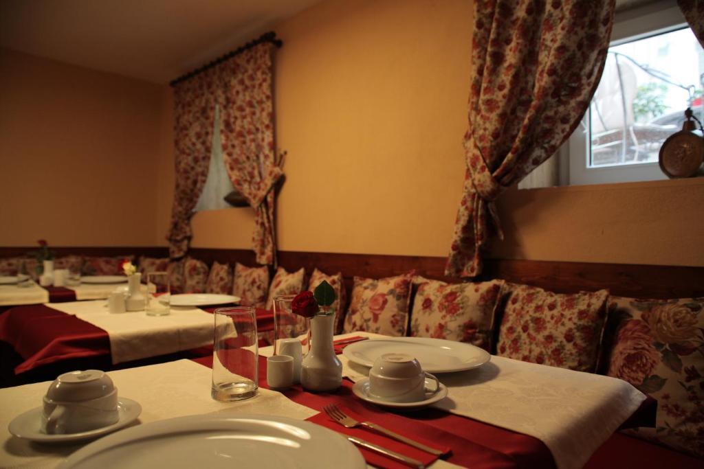 Hotel Vila 60 Tirana Exterior photo