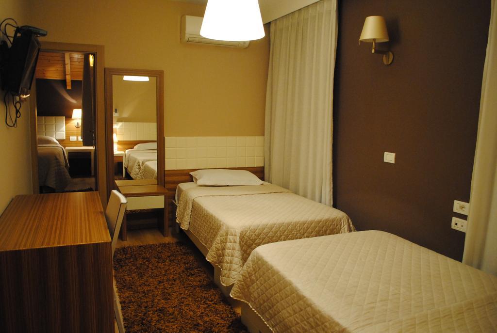 Hotel Vila 60 Tirana Exterior photo